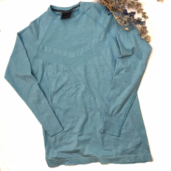 Alphalete Tops - Alphalete | Breathable Workout Top